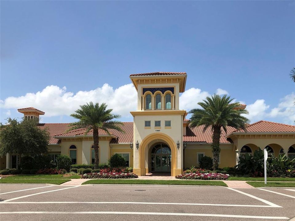 Под контрактом: $434,900 (2 спален, 2 ванн, 1611 Квадратных фут)