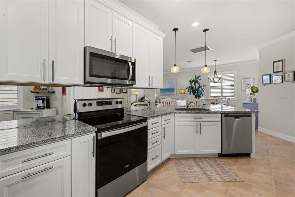 Под контрактом: $434,900 (2 спален, 2 ванн, 1611 Квадратных фут)