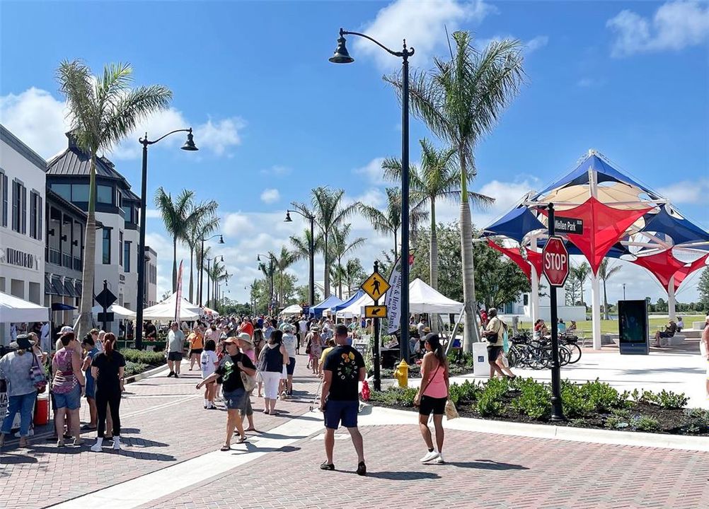 Под контрактом: $434,900 (2 спален, 2 ванн, 1611 Квадратных фут)