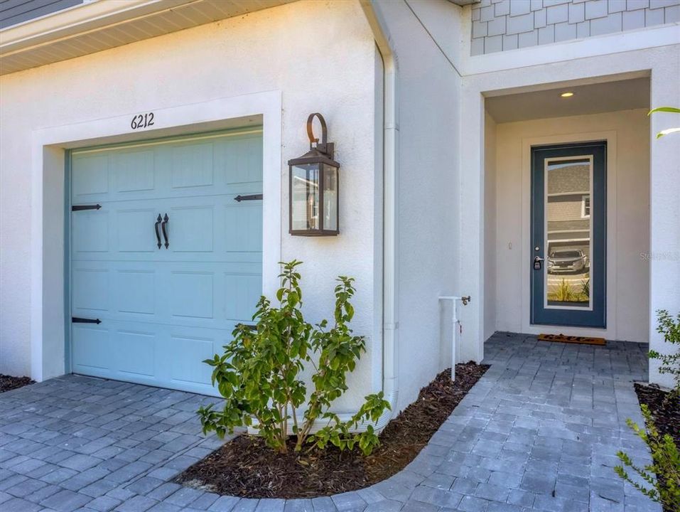 For Rent: $2,650 (3 beds, 2 baths, 1836 Square Feet)