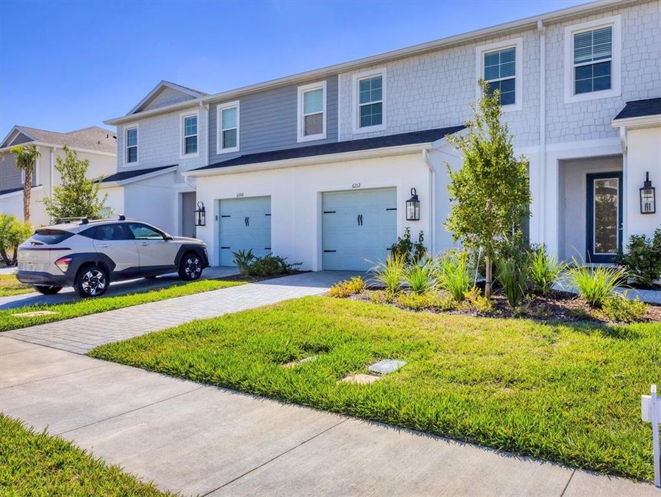 For Rent: $2,650 (3 beds, 2 baths, 1836 Square Feet)