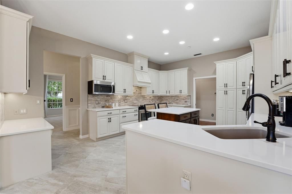 For Sale: $1,395,000 (3 beds, 3 baths, 3747 Square Feet)