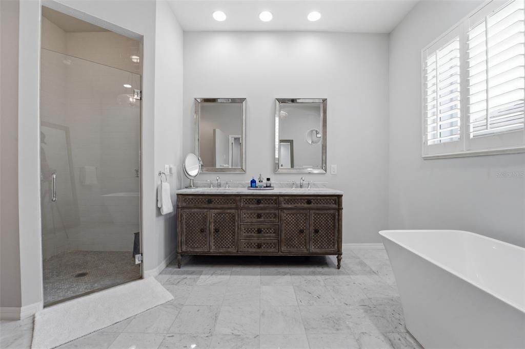 For Sale: $1,395,000 (3 beds, 3 baths, 3747 Square Feet)