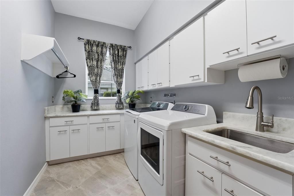 For Sale: $1,395,000 (3 beds, 3 baths, 3747 Square Feet)