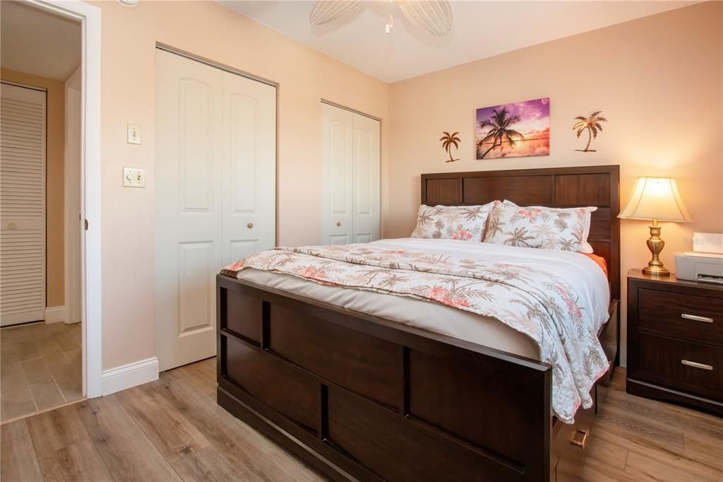 En Venta: $321,400 (2 camas, 2 baños, 1095 Pies cuadrados)