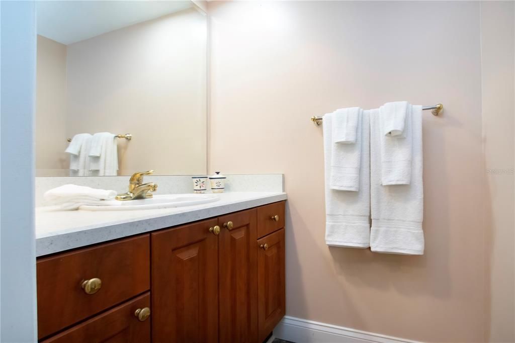 En Venta: $321,400 (2 camas, 2 baños, 1095 Pies cuadrados)