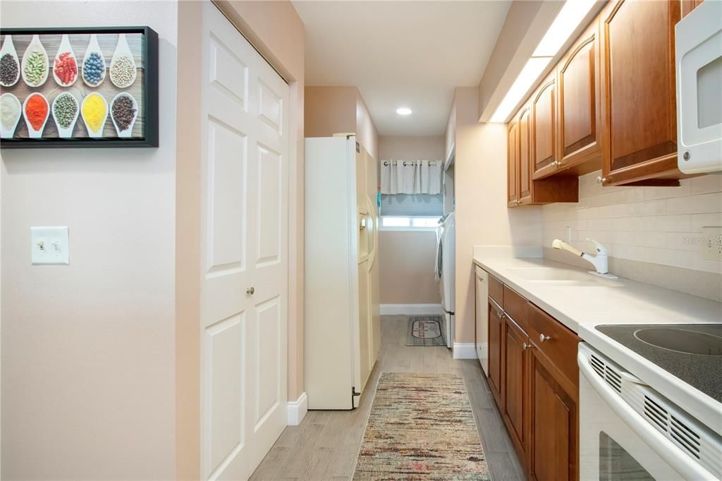 En Venta: $321,400 (2 camas, 2 baños, 1095 Pies cuadrados)