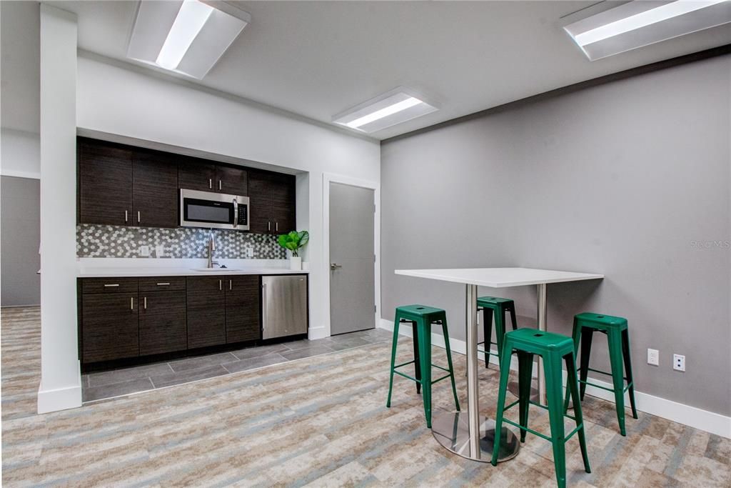 На продажу: $24,180 (0 спален, 0 ванн, 806 Квадратных фут)