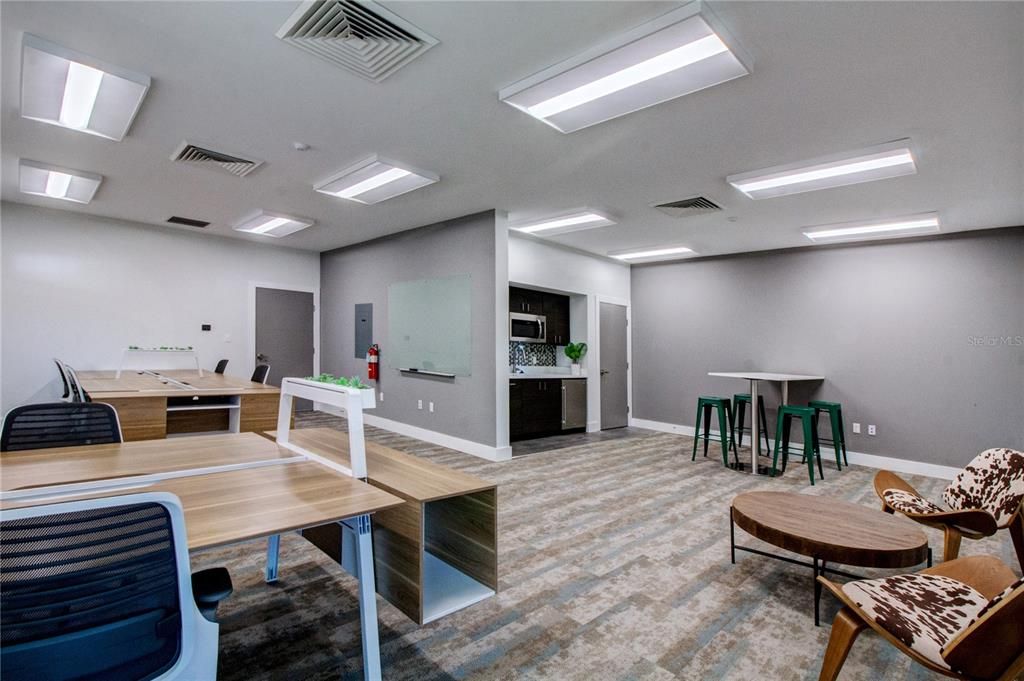 На продажу: $24,180 (0 спален, 0 ванн, 806 Квадратных фут)