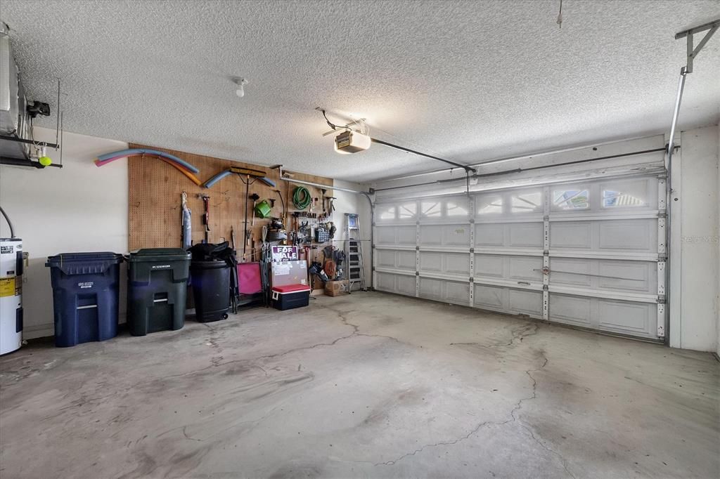 Под контрактом: $249,900 (3 спален, 2 ванн, 1803 Квадратных фут)