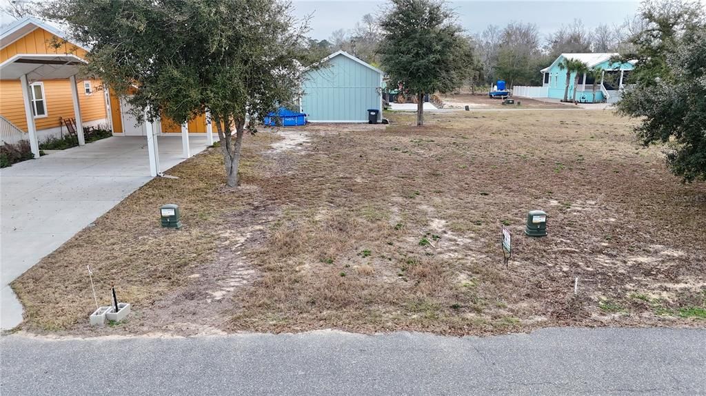 待售: $85,000 (0.14 acres)