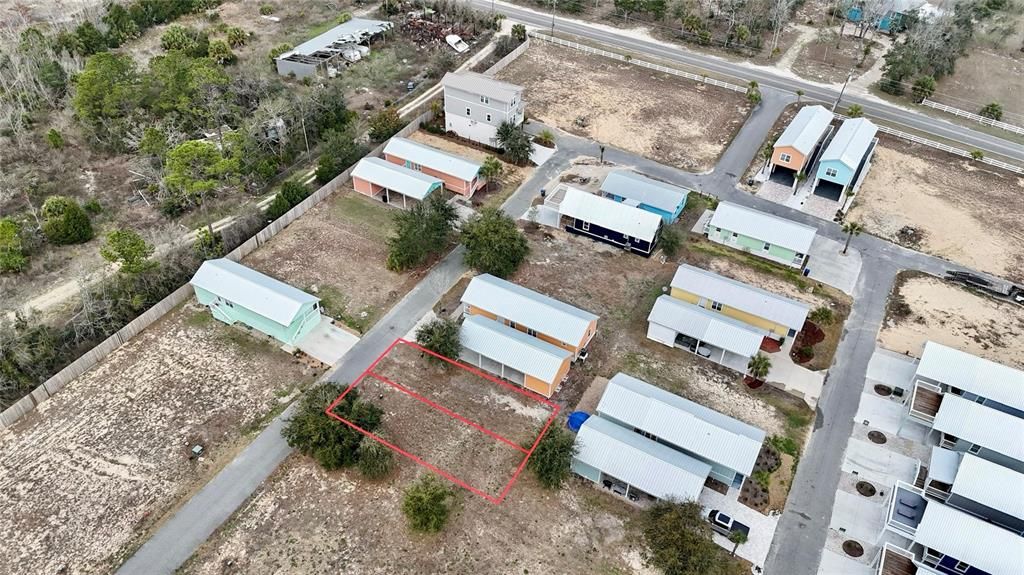 待售: $85,000 (0.14 acres)