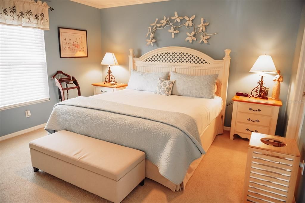 For Sale: $225,000 (2 beds, 2 baths, 1104 Square Feet)