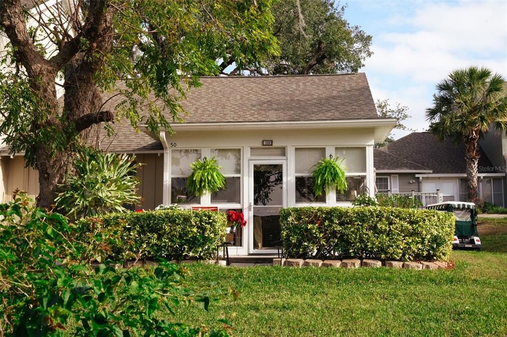 For Sale: $225,000 (2 beds, 2 baths, 1104 Square Feet)