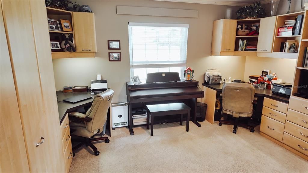 For Sale: $225,000 (2 beds, 2 baths, 1104 Square Feet)