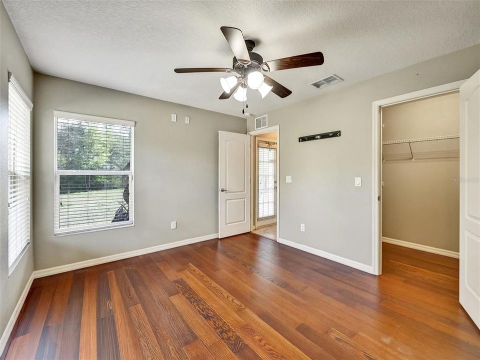En Venta: $439,900 (4 camas, 3 baños, 2826 Pies cuadrados)