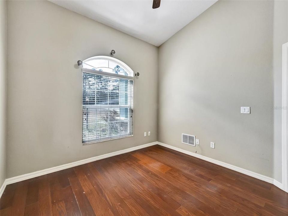 En Venta: $439,900 (4 camas, 3 baños, 2826 Pies cuadrados)