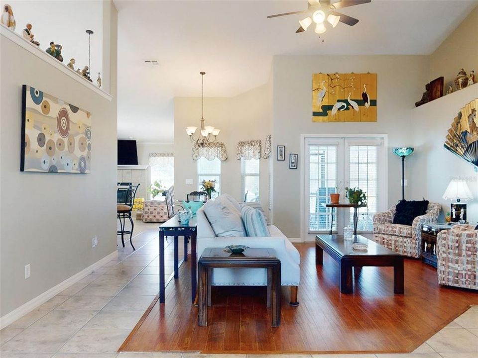 En Venta: $439,900 (4 camas, 3 baños, 2826 Pies cuadrados)