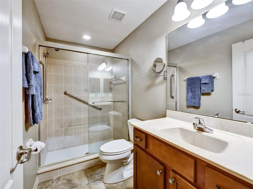 En Venta: $439,900 (4 camas, 3 baños, 2826 Pies cuadrados)