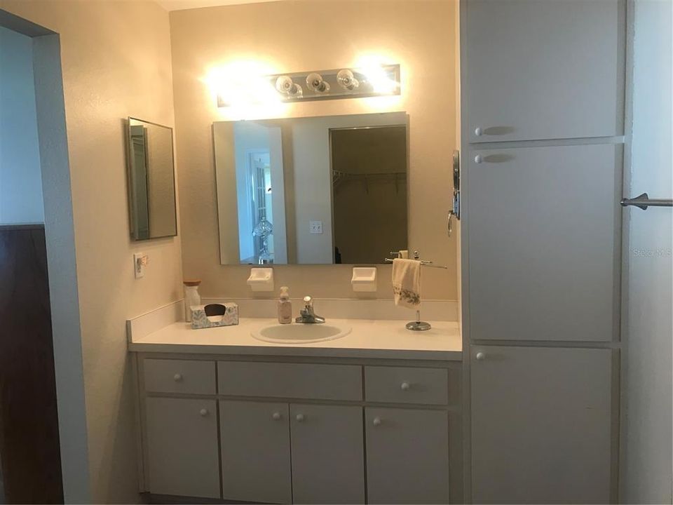 For Sale: $239,900 (2 beds, 2 baths, 1560 Square Feet)