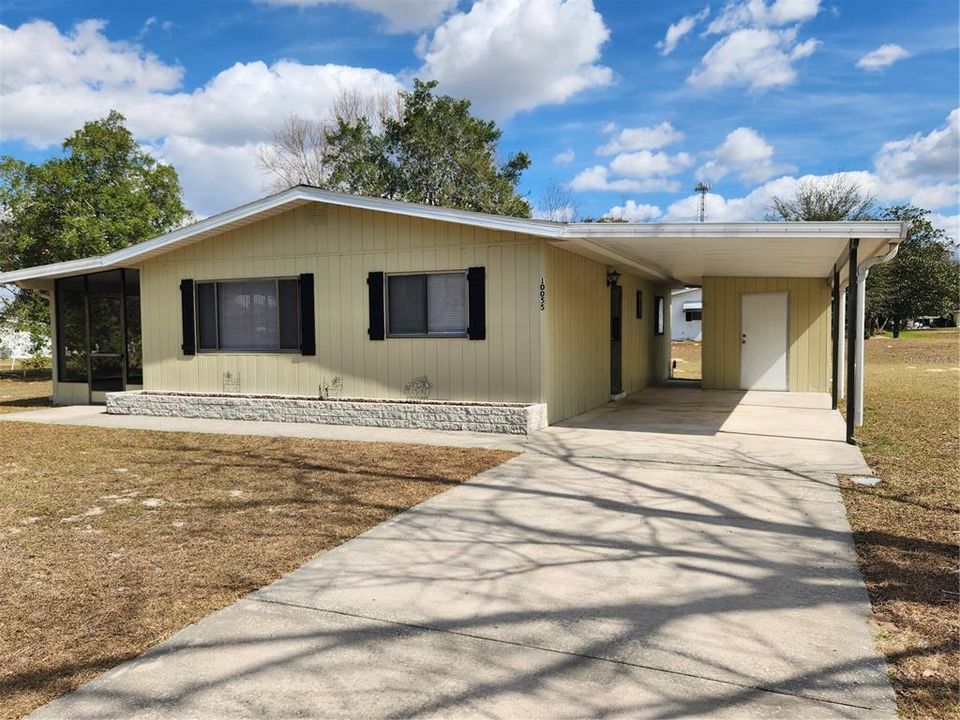 Active With Contract: $119,000 (2 beds, 1 baths, 864 Square Feet)
