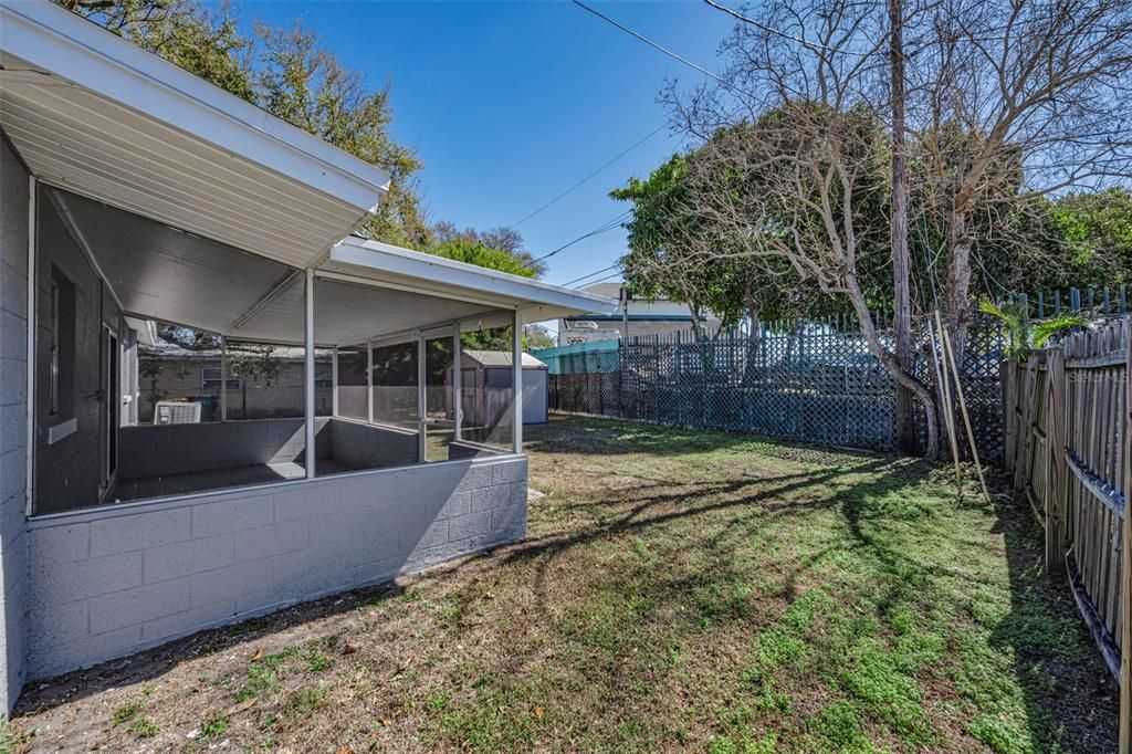 На продажу: $359,900 (4 спален, 2 ванн, 1306 Квадратных фут)