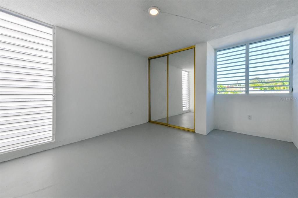 Active With Contract: $198,000 (3 beds, 2 baths, 1871 Square Feet)