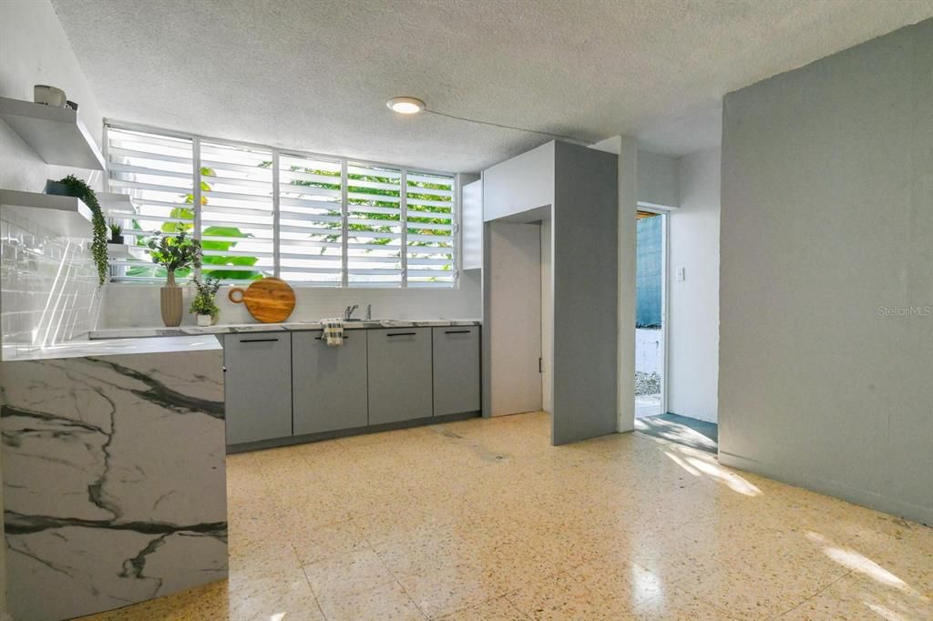 Active With Contract: $198,000 (3 beds, 2 baths, 1871 Square Feet)