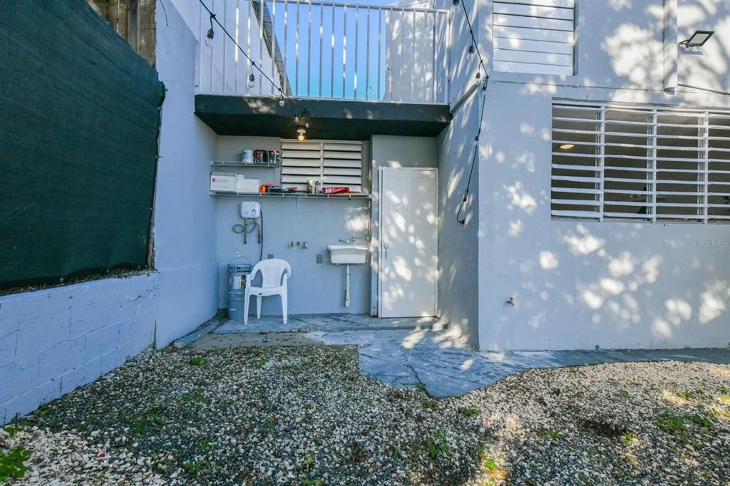 Active With Contract: $198,000 (3 beds, 2 baths, 1871 Square Feet)