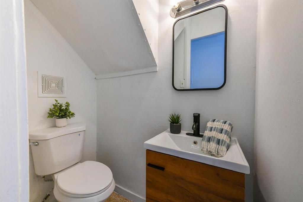 Active With Contract: $198,000 (3 beds, 2 baths, 1871 Square Feet)