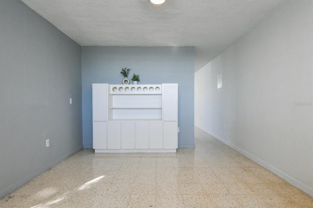 Active With Contract: $198,000 (3 beds, 2 baths, 1871 Square Feet)