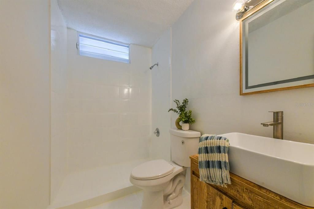 Active With Contract: $198,000 (3 beds, 2 baths, 1871 Square Feet)