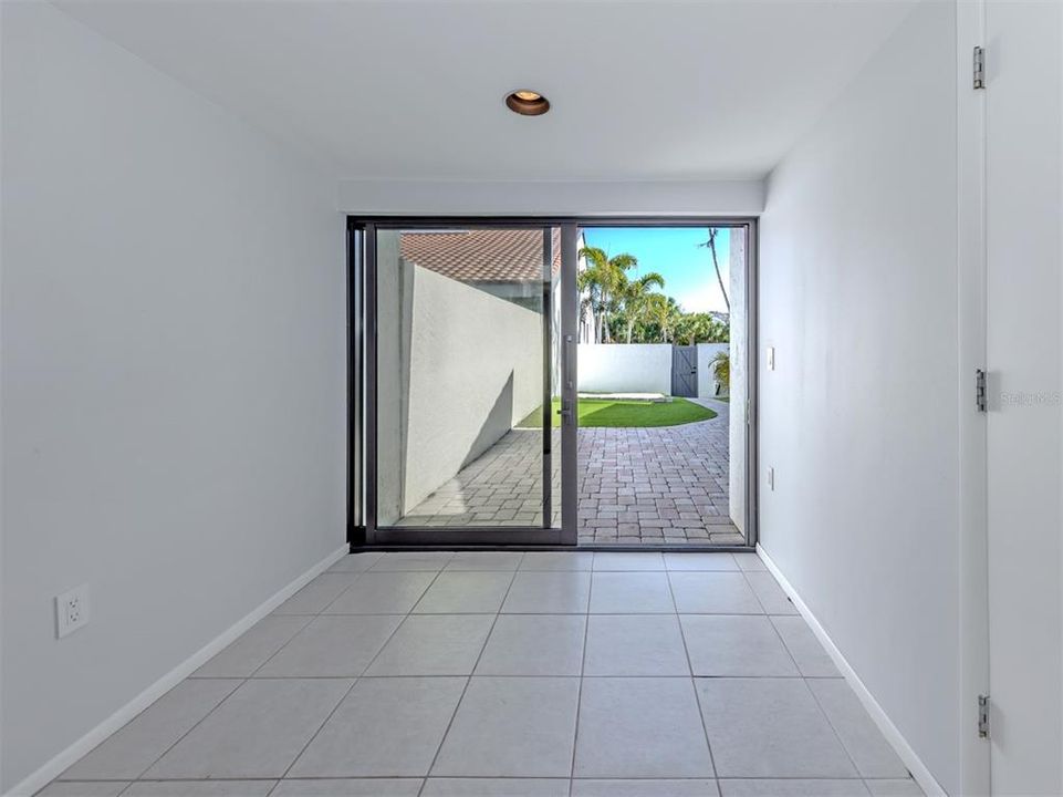 En Venta: $450,000 (2 camas, 2 baños, 1392 Pies cuadrados)