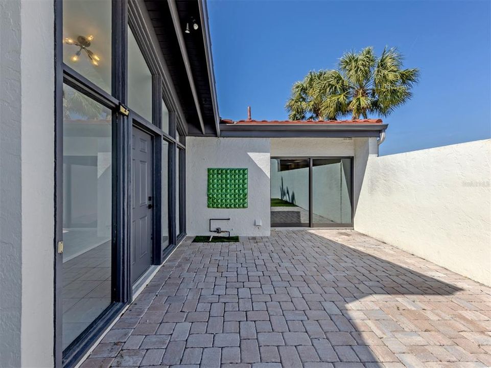 En Venta: $450,000 (2 camas, 2 baños, 1392 Pies cuadrados)