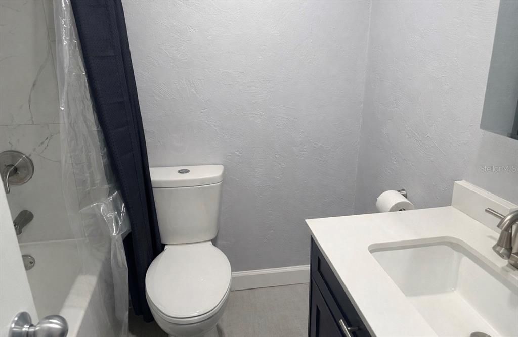 Active With Contract: $115,000 (2 beds, 2 baths, 975 Square Feet)