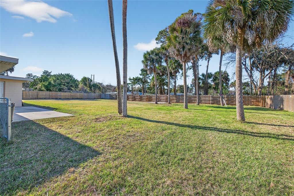 For Sale: $289,900 (2 beds, 1 baths, 1199 Square Feet)