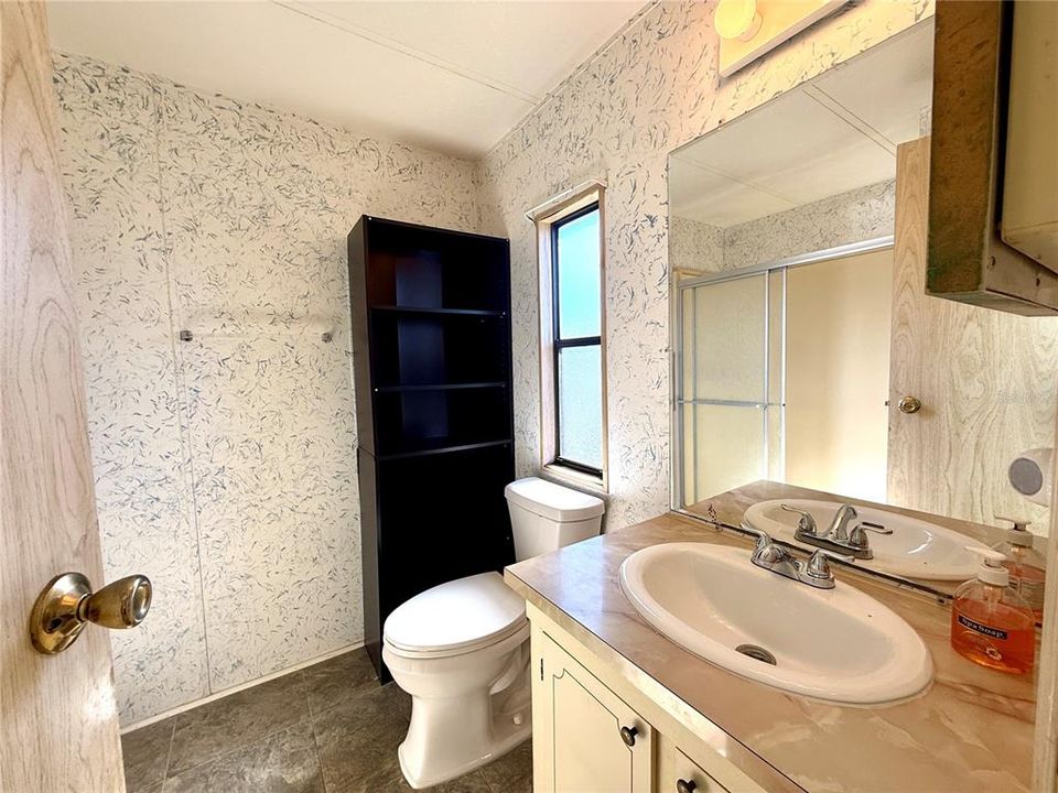 For Sale: $149,000 (2 beds, 2 baths, 1104 Square Feet)