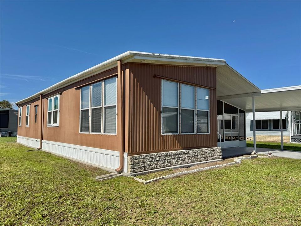 For Sale: $149,000 (2 beds, 2 baths, 1104 Square Feet)