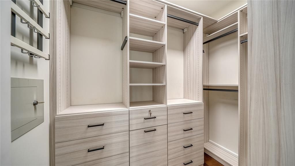 Active With Contract: $2,150,000 (2 beds, 2 baths, 1855 Square Feet)