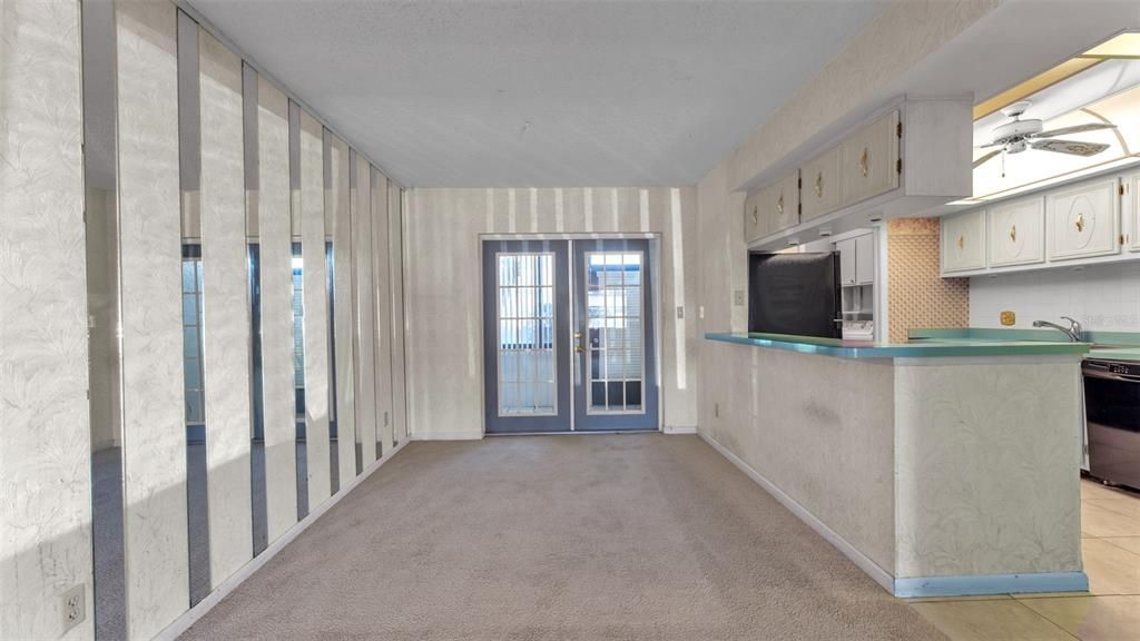 На продажу: $115,000 (2 спален, 2 ванн, 1120 Квадратных фут)