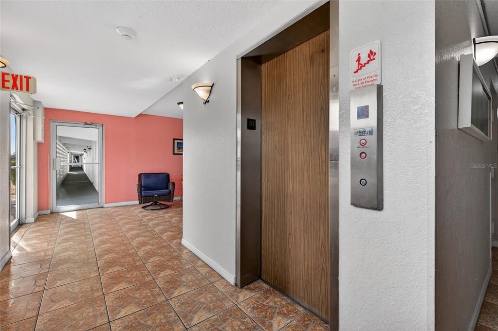 待售: $214,750 (2 贝兹, 2 浴室, 1030 平方英尺)