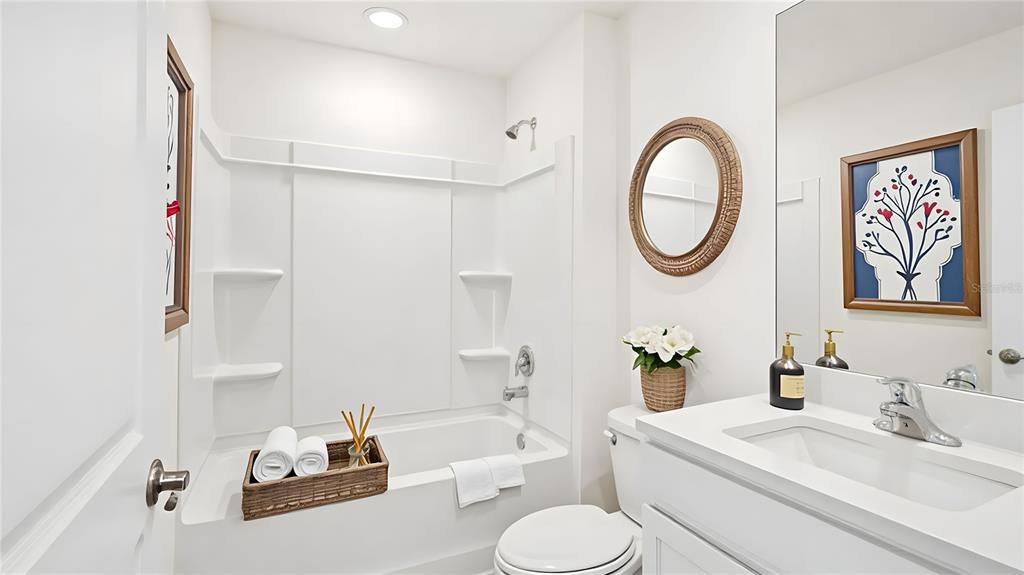 Activo con contrato: $319,990 (4 camas, 3 baños, 2288 Pies cuadrados)