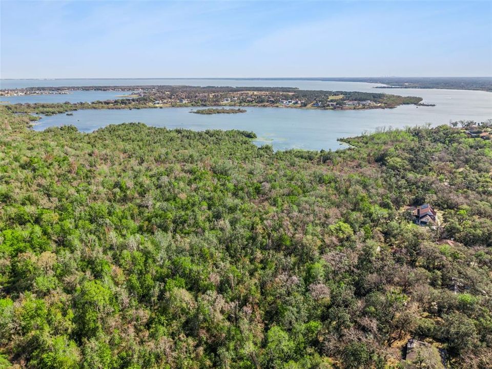 На продажу: $299,998 (4.94 acres)
