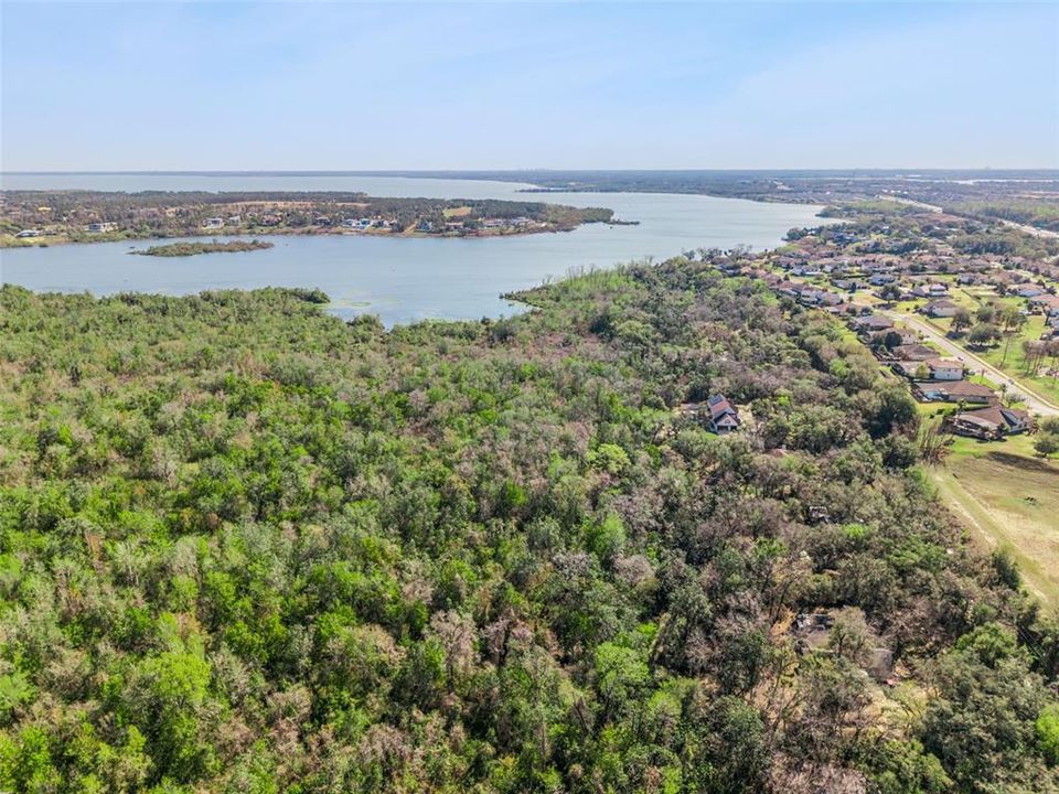 На продажу: $299,998 (4.94 acres)