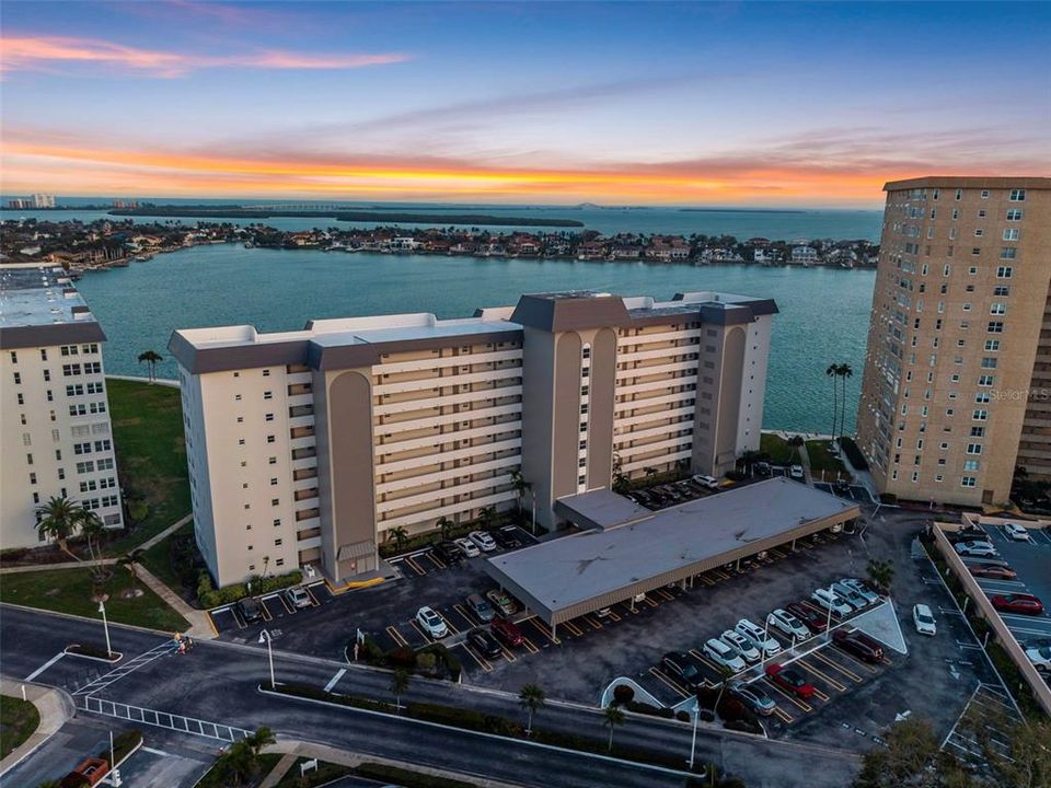 Activo con contrato: $419,000 (2 camas, 2 baños, 1760 Pies cuadrados)