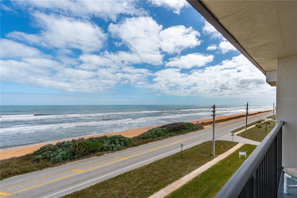 На продажу: $329,900 (2 спален, 2 ванн, 1000 Квадратных фут)