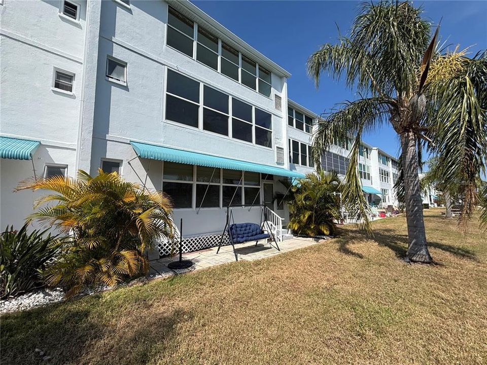 For Sale: $149,900 (2 beds, 2 baths, 1130 Square Feet)