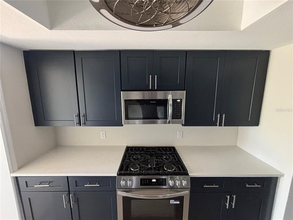 For Sale: $149,900 (2 beds, 2 baths, 1130 Square Feet)
