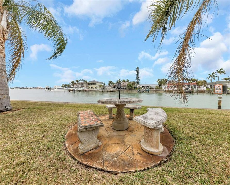 For Sale: $149,900 (2 beds, 2 baths, 1130 Square Feet)