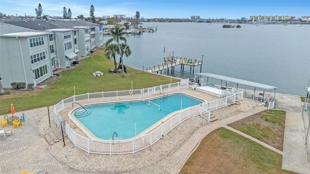 For Sale: $149,900 (2 beds, 2 baths, 1130 Square Feet)